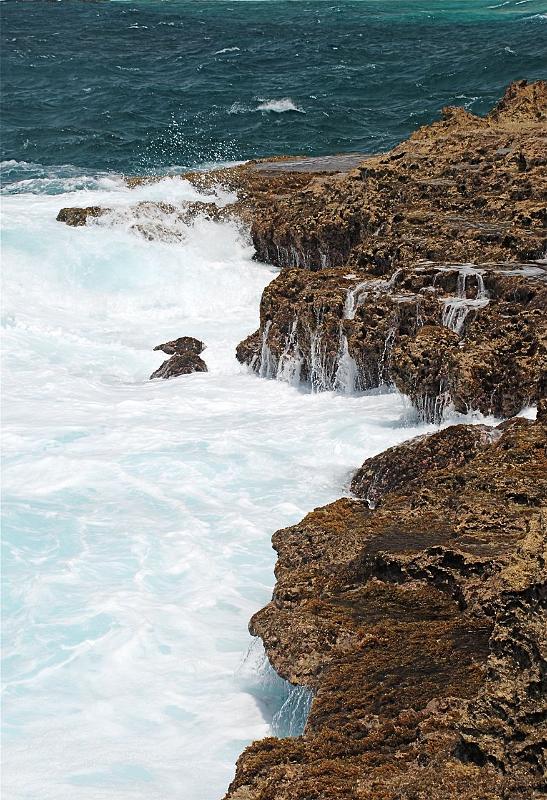 DSC_0205.jpg - The sea in Adam's vertical format.