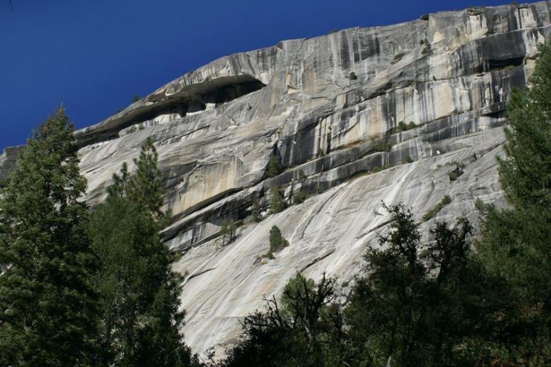 Yosemite_overhang.jpg - SONY DSC